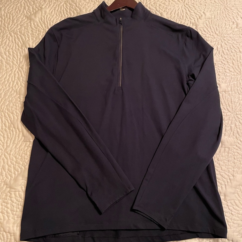 Men’s Large Lululemon performance fabric 1/4 zip long sleeve.  Great condition